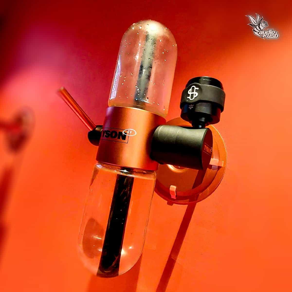 Amsterdam - Tyson 2.0 - Tyson x Stundenglass Gravity Bong Inside Shop-min