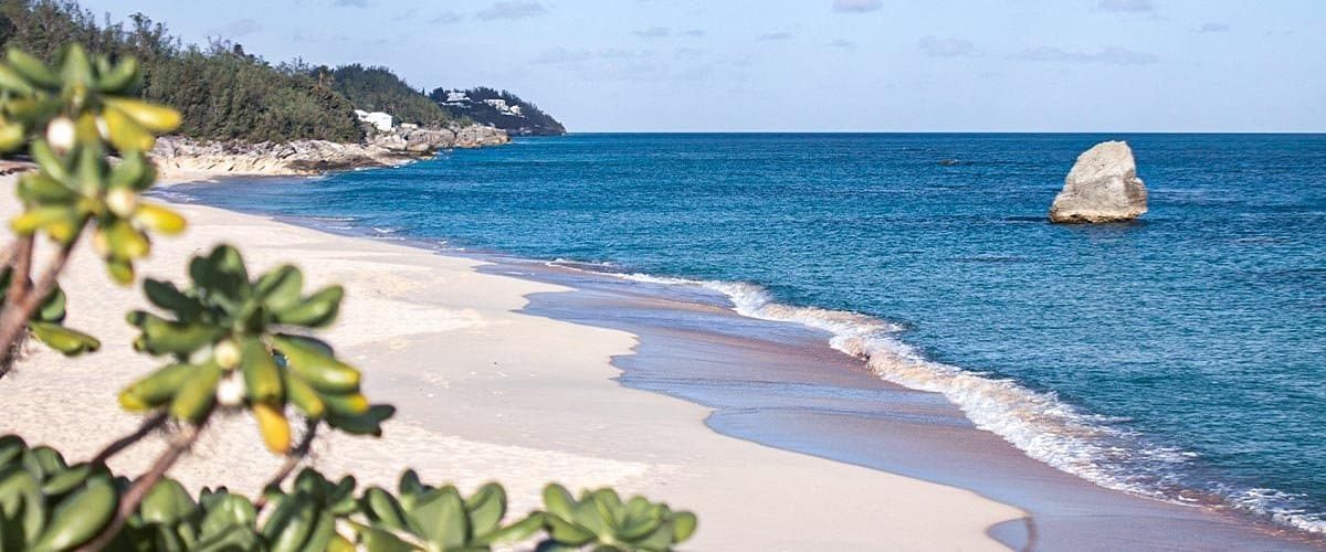 Feature-img-uk-block-bermuda-legalization